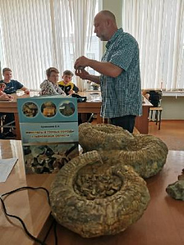 В УлГПУ состоялся открытый урок "Мастерская минеролога"