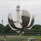 Буэнос-Айрес. Floralis Generica - открывается утром, закрывается ночью